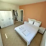 Loca Centre Apartment *