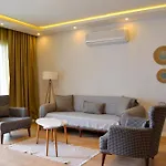 Loca Centre Apartment *