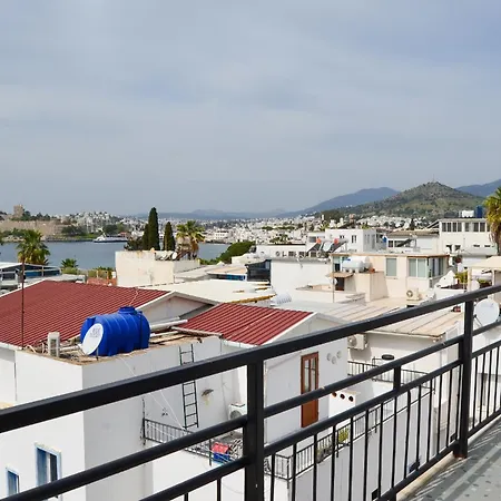 Loca Centre Apartment